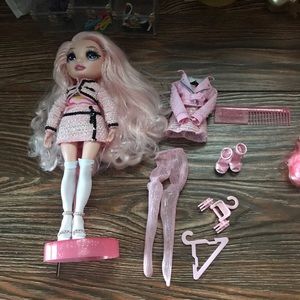 Rainbow High Bella Parker Doll